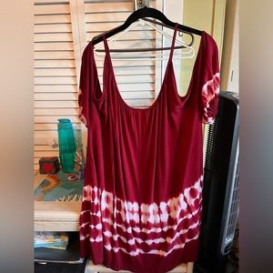 Like New worn once size medium Urban X cold shoulder top.